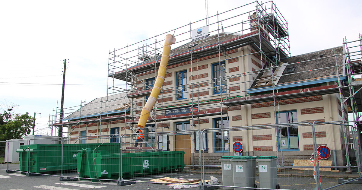 Photo : bâtiment voyageurs, gare de Montaigu-Vendée