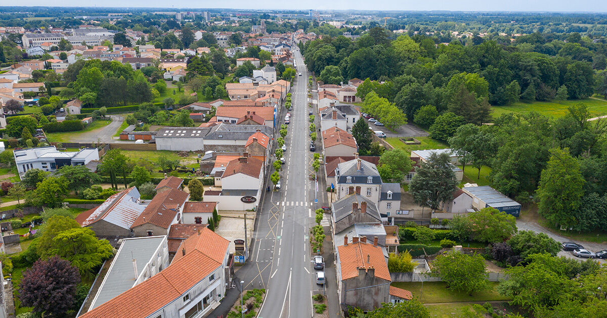 Photo : l'avenue Villebois-Mareuil pendant le confinement, Montaigu-Vendée