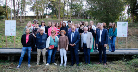 Photo : vernissage de l'exposition Cartographie-sensible du Val d'Asson réalisée par les étudiants du lycée Léonard de Vinci