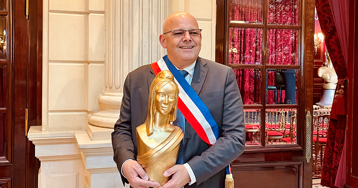 Remise de la Marianne d'Or du développement durable 2023 à Florent Limouzin - Montaigu-Vendée